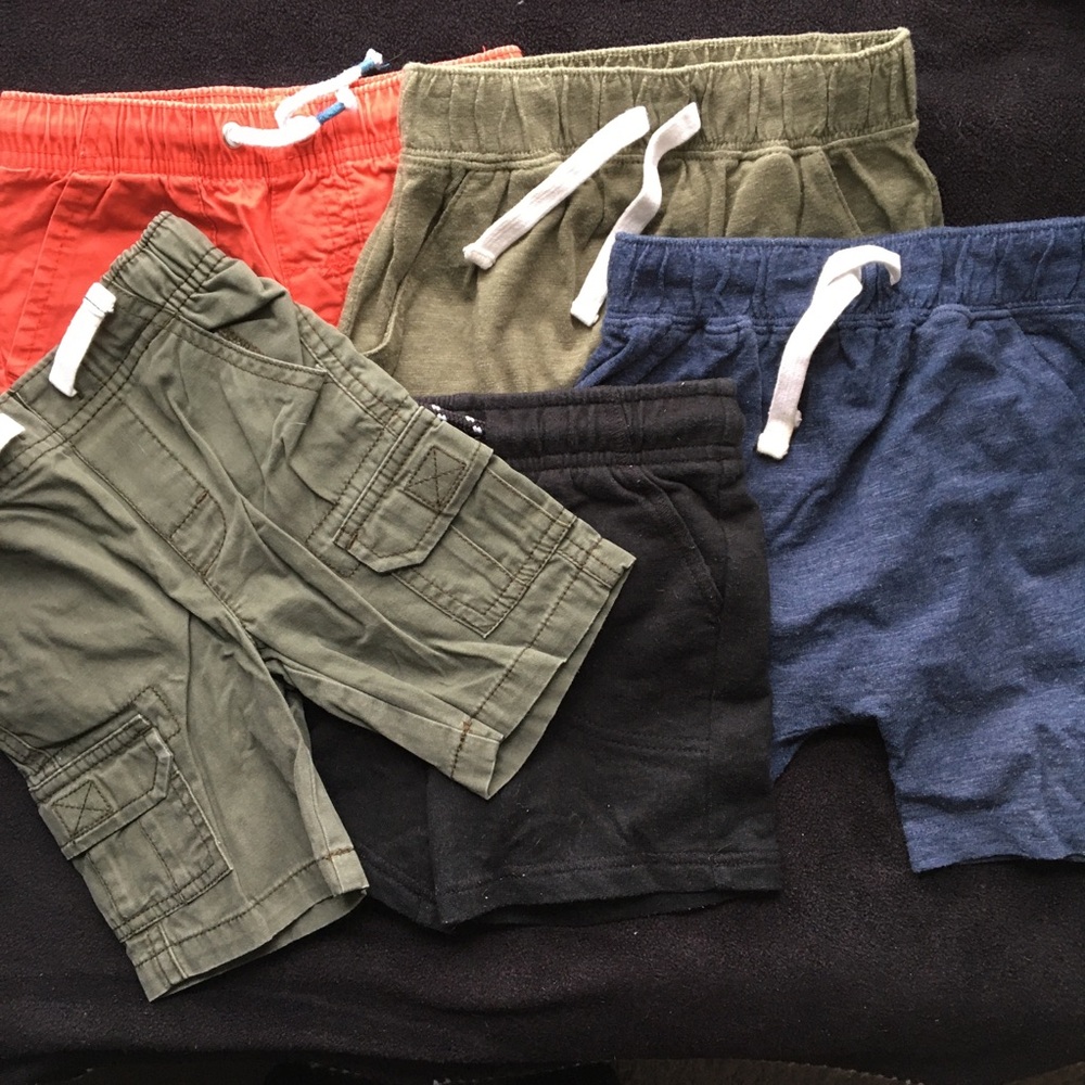 Bundle of shorts size 2T.